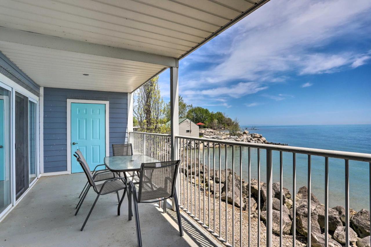 Cozy Lakefront Middle Bass Retreat With Balcony Put-in-Bay Extérieur photo