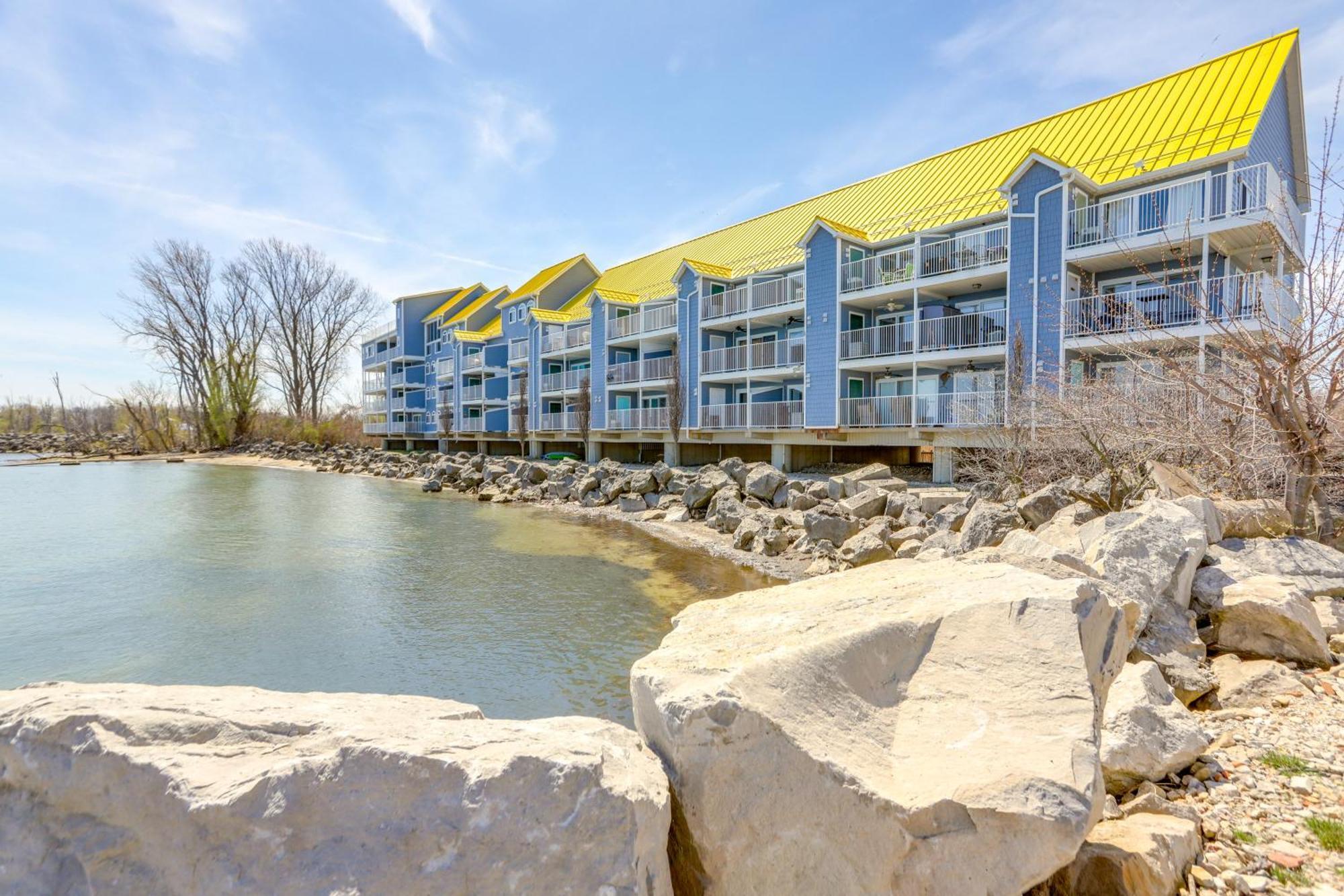 Cozy Lakefront Middle Bass Retreat With Balcony Put-in-Bay Extérieur photo