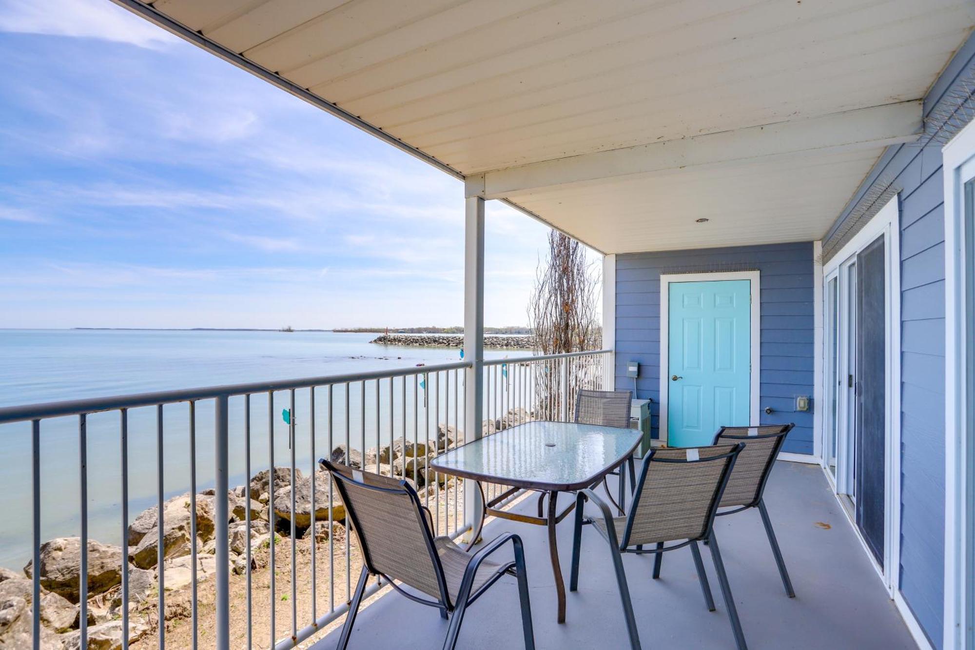 Cozy Lakefront Middle Bass Retreat With Balcony Put-in-Bay Extérieur photo